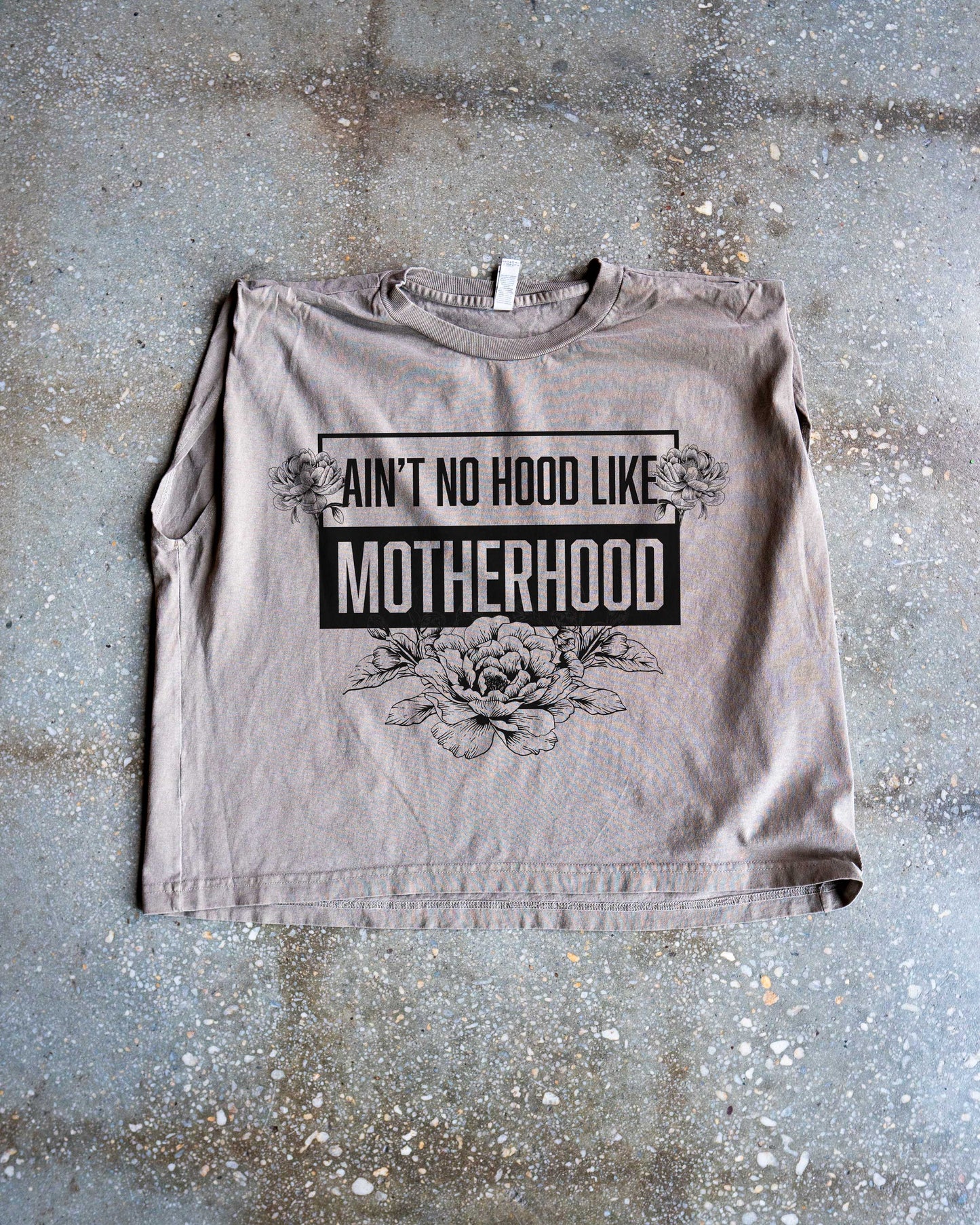 Ain't No Hood Like Motherhood Muscle Tank