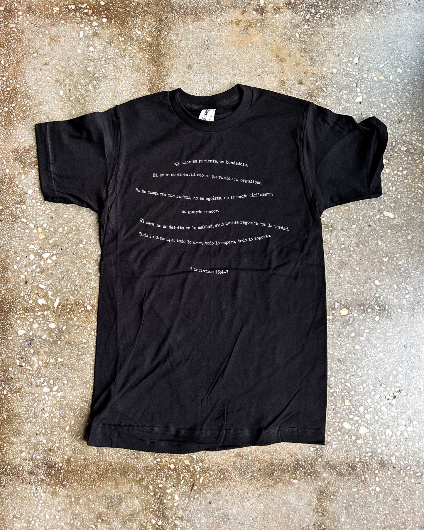 El Amor Es... Adult T-Shirt