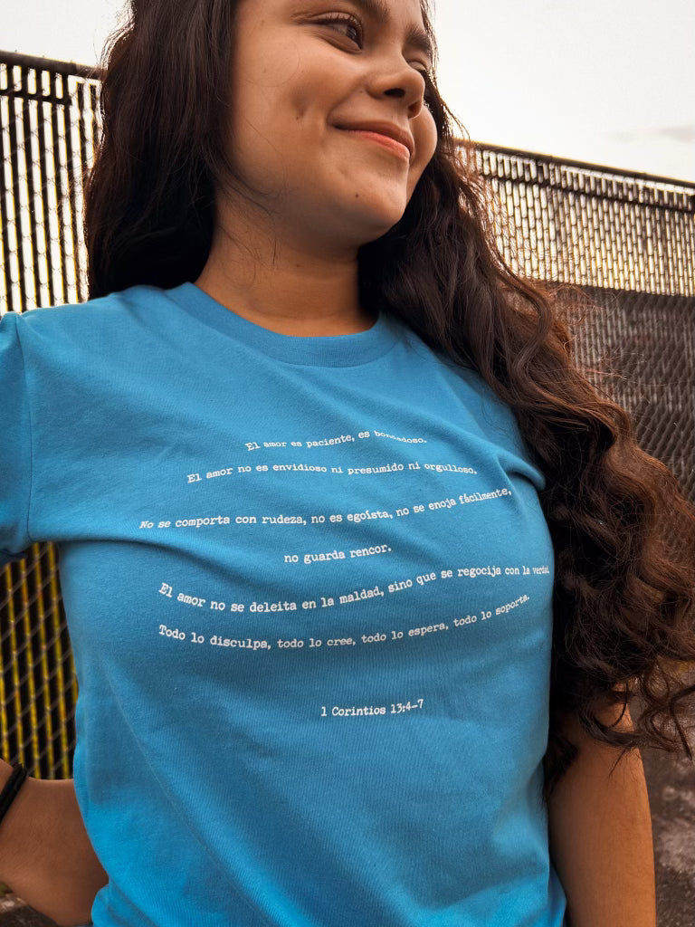 El Amor Es... Adult T-Shirt