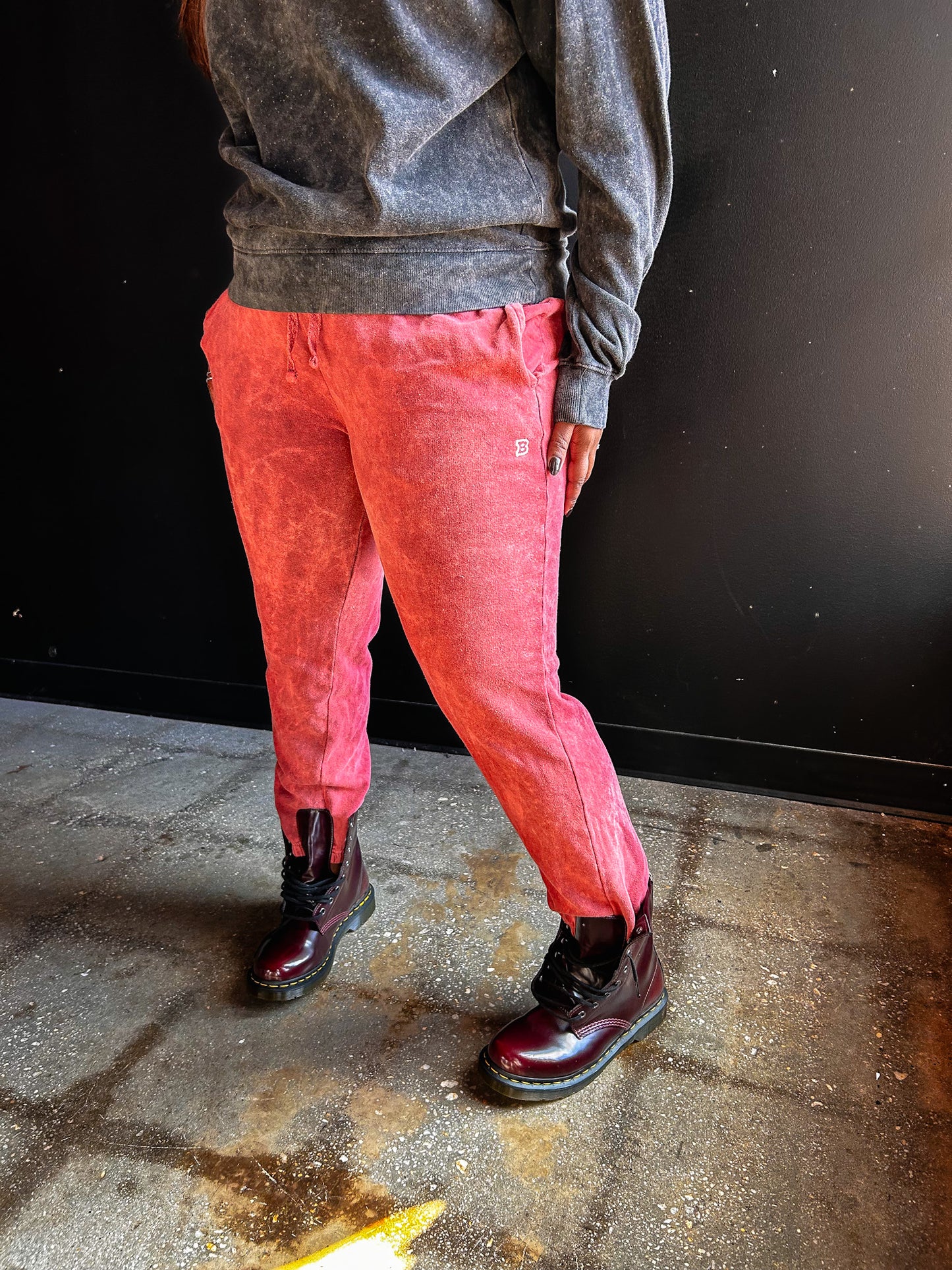 Beacon Threads LOGO Embroidered Adult/Unisex Sweatpants (Mineral Wash)