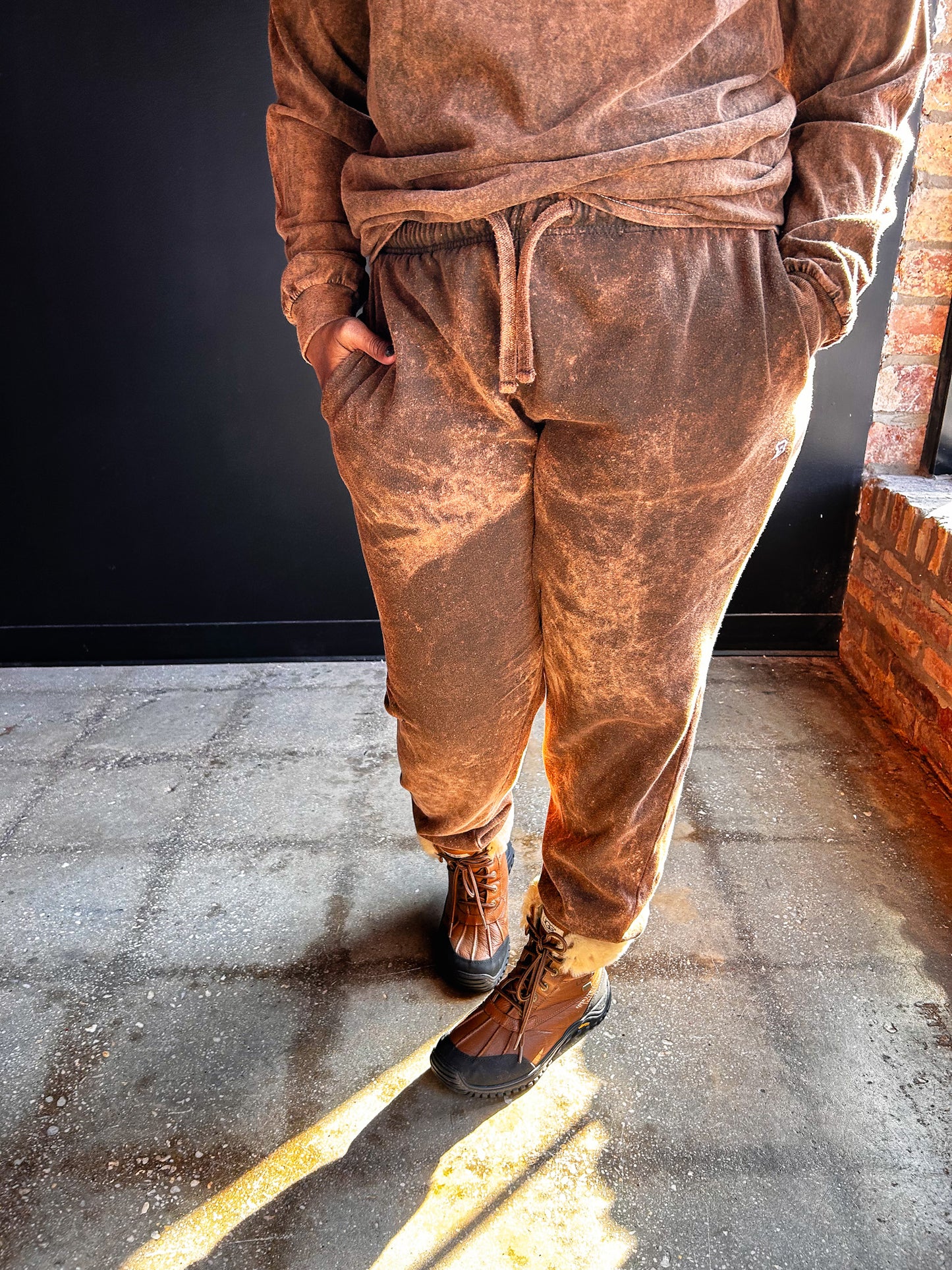 Beacon Threads LOGO Embroidered Adult/Unisex Sweatpants (Mineral Wash)