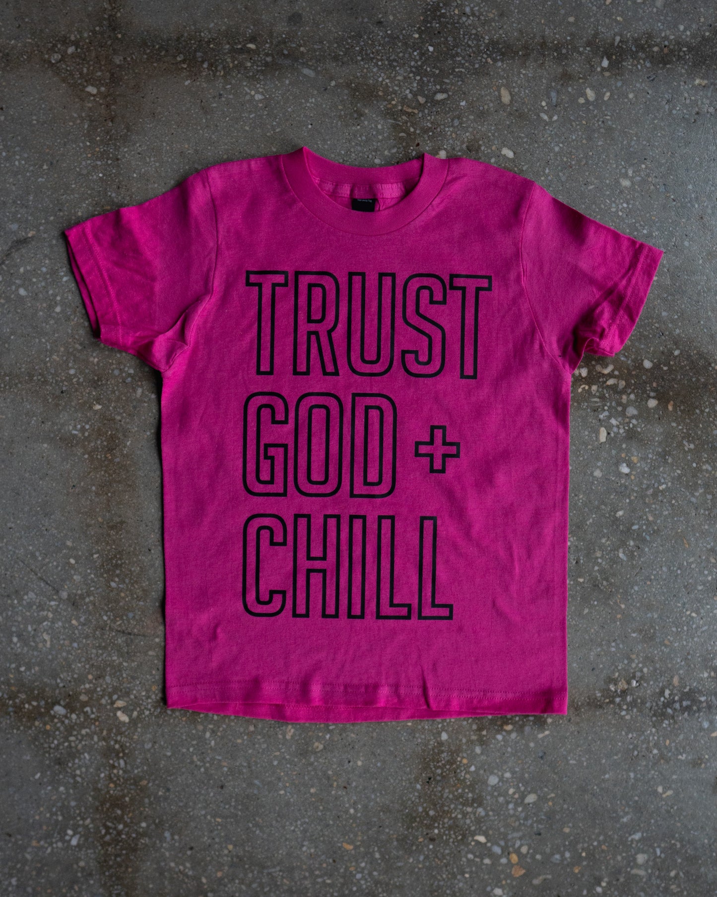 Outline Trust God + Chill Kids T-shirt